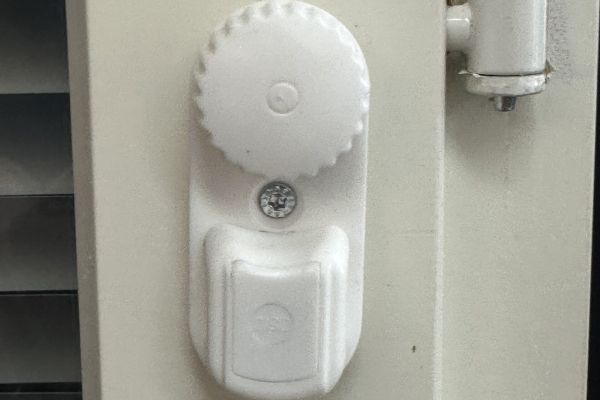 Integroitu Sun-säädin