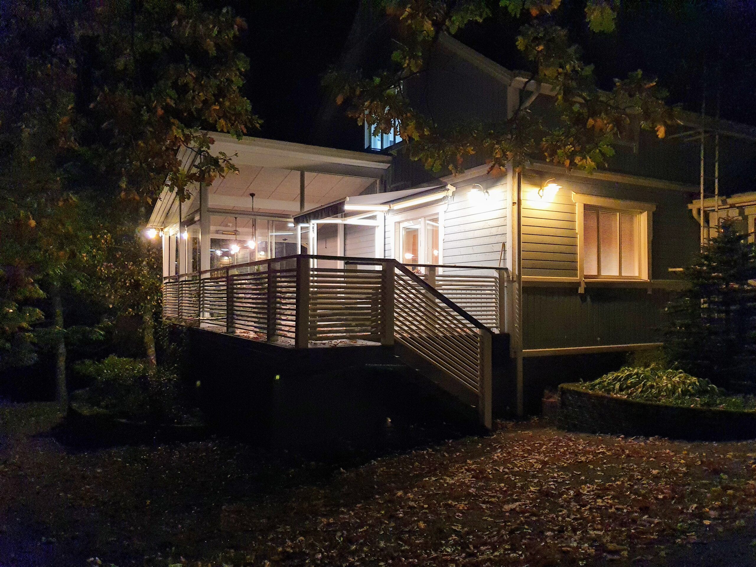 Markiisi led-valoilla