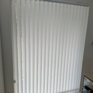 Osio pystylamelliverho