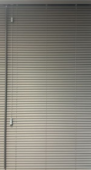 25 mm puusälekaihdin, säätö tangolla, nosto narulla